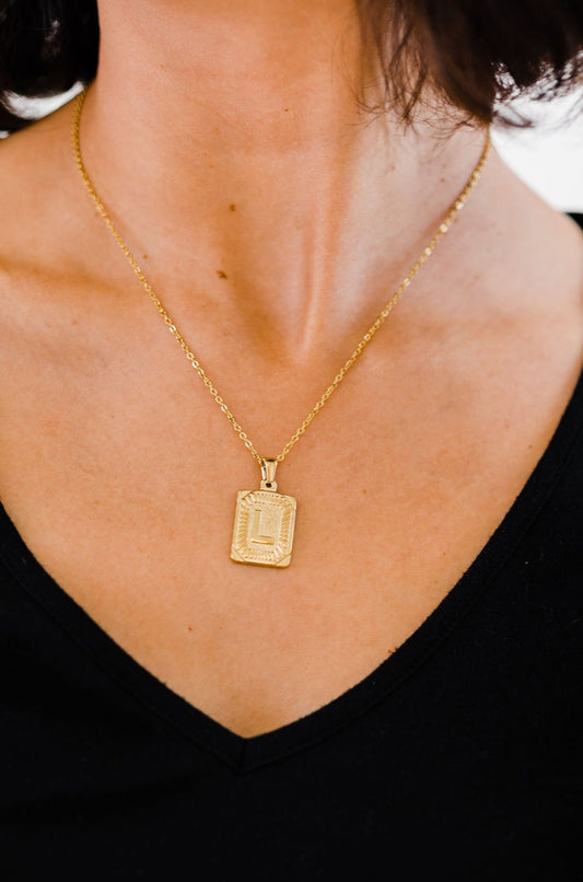 Selena Initial Pendant Necklace