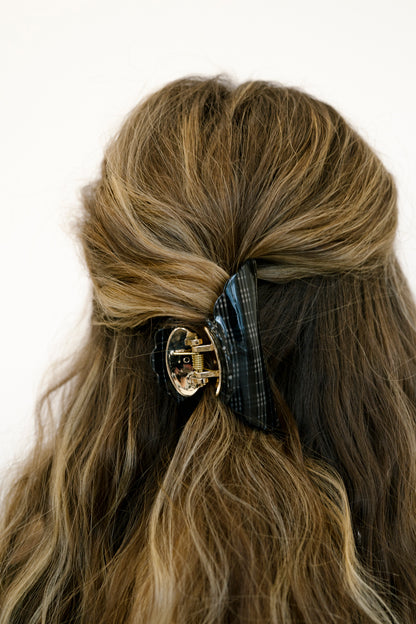 Elora Plaid Hair Clips - Final Sale